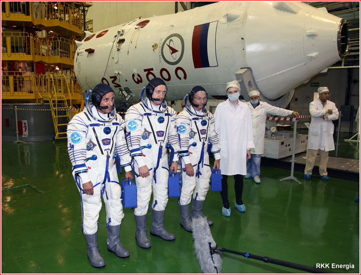 Joseph Acaba Mark Vande Hei SGN 8"x12" Soyuz MS-06/ISS-53 Misurkin